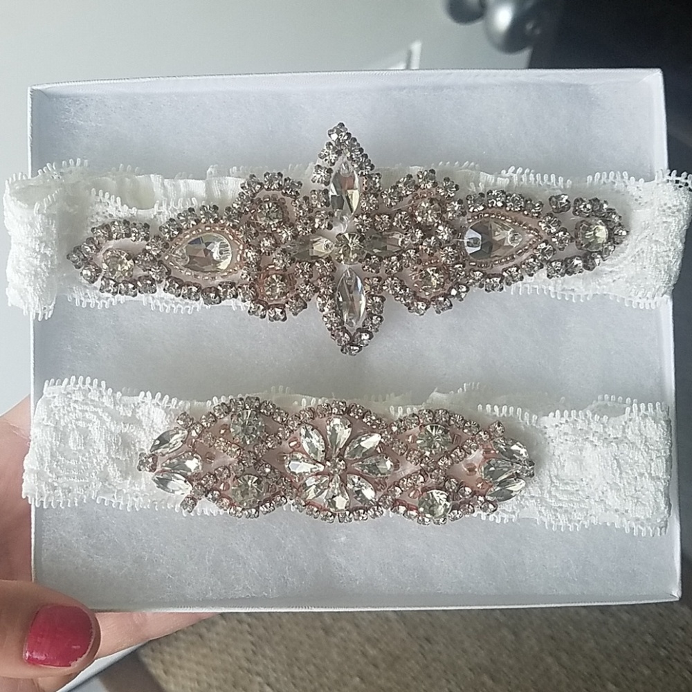Rose gold garter set